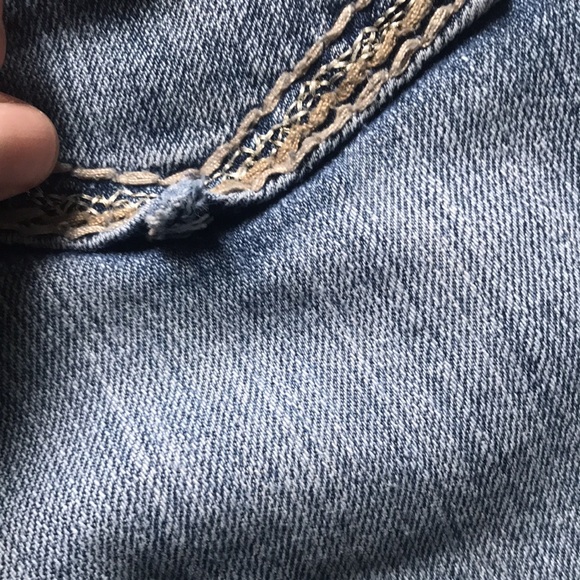 Women’s Whitewashed Jeans - Picture 5 of 6